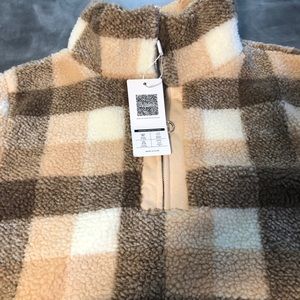 NWT Quarter Zip Sherpa
